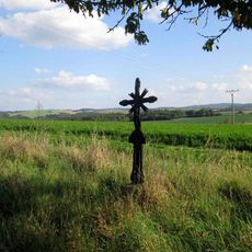 Kříž jižně od Hřešihlav u rozcestí