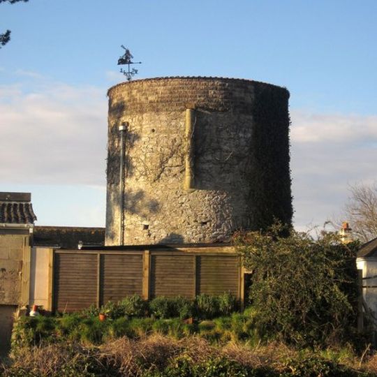 Windmill Tower To North East Of The Shire At Sx 9091 6565