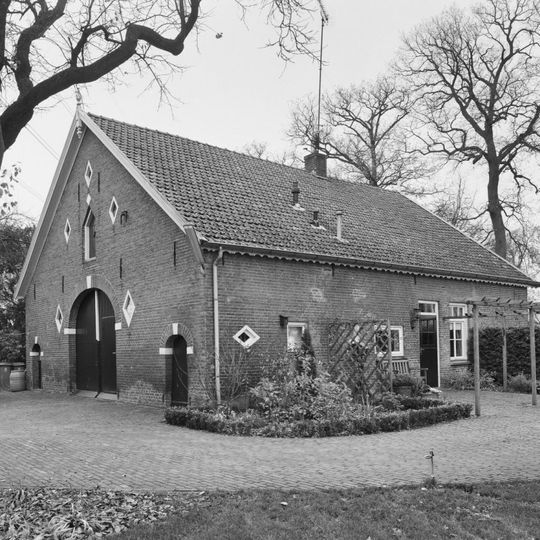 Ampsen: woning in rode baksteen