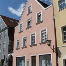 Wohn- und Geschäftshaus