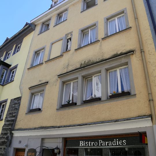 Wohn- und Geschäftshaus