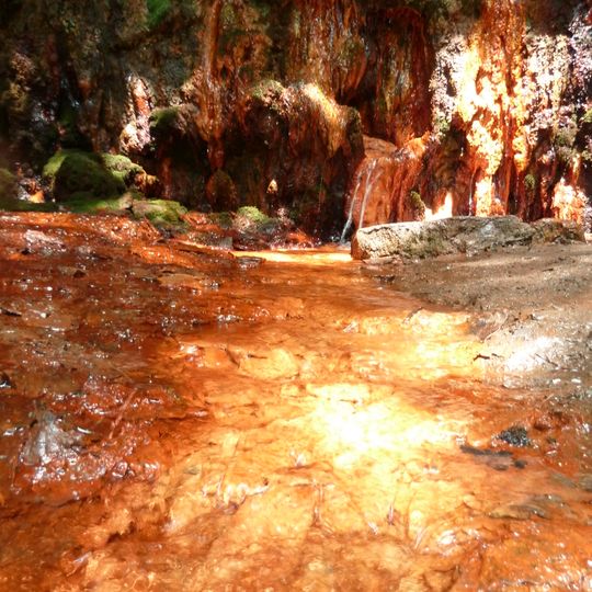 Source ferrugineuse de Laifour