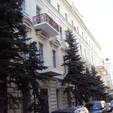 Главный дом усадьбы (гостиница «Рояль») (Красносельский)