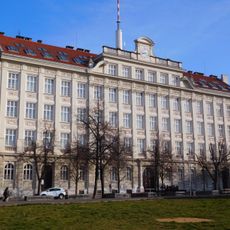 Náměstí Jiřího z Poděbrad 7 & 8