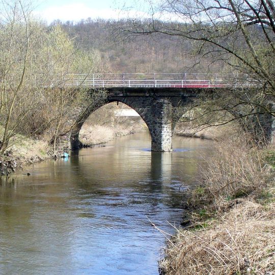 Most Pražské ulice přes Bílinu v Úpořinách