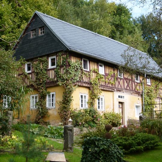 Zweiseithof mit Wohnstallhaus und Scheune Pirnaer Straße 85