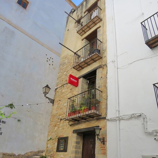 House at 1 González de Granda street