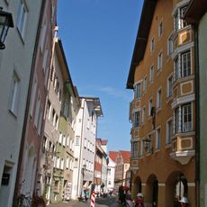 Wohn- und Geschäftshaus