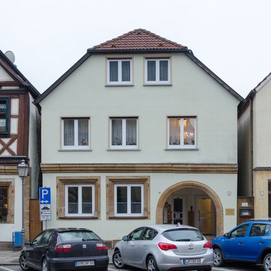 Wohn- und Geschäftshaus