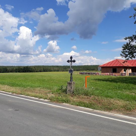 Kříž u Nuzic
