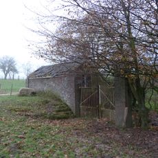 Neubourg Castle: two stanchions at small stables