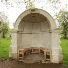 Stone Alcove (On East Side Of Southern Drive And South-West Of Cadogan Gate)