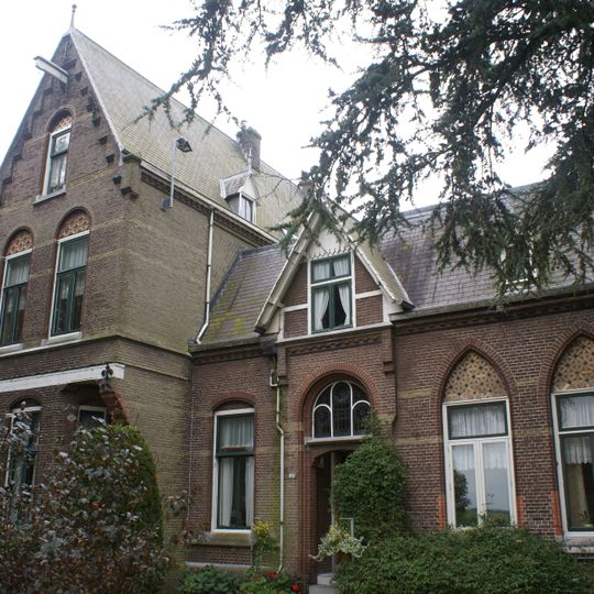 Pastorie, behorend bij het complex 'St. Urbanuskerk te Nes aan de Amstel'