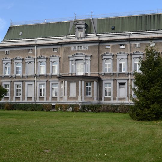 Palace in Pogrzebień