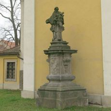 Socha svatého Jana Nepomuckého u kaple svaté Barbory v Duchcově