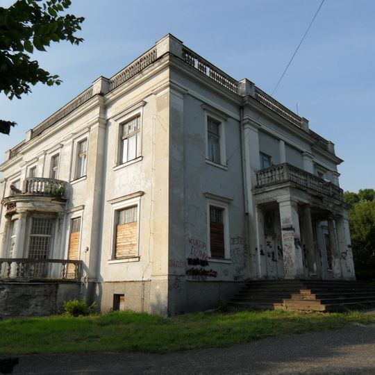 Pałac, Dworska 5A w Brwinowie