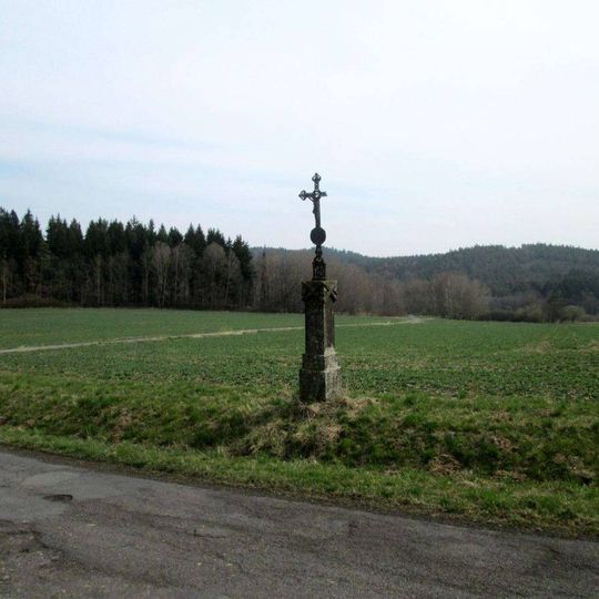 Kříž severovýchodně od Drahy u rozcestí