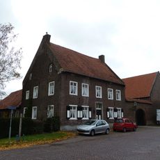 Kerkplein 2, Geulle