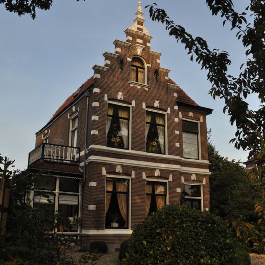 Grote vrijstaande villa