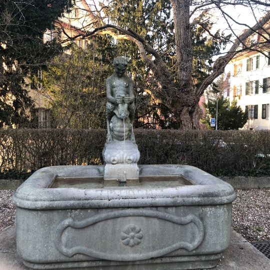 Brunnenanlage mit "Faun auf Schnecke reitend"