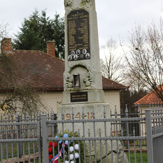 Pomník padlým v Dožicích
