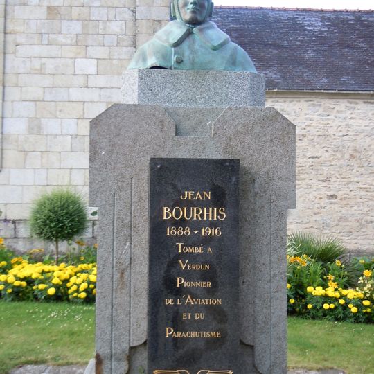 Monument à Jean Bourhis