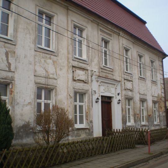 Plebania w Kwielicach