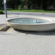 Kašna na náměstí 5. května v Čelákovicích