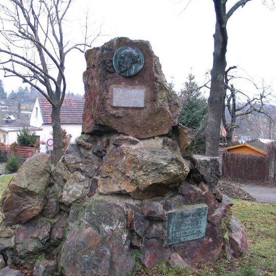 Pomník Mikoláše Alše v Praze-Suchdole