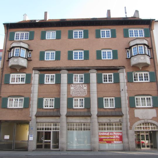 Wohn- und Geschäftshaus