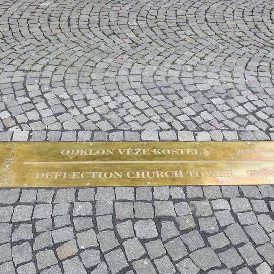 Deska odklonu věže kostela Nanebevzetí Panny Marie v Ústí nad Labem