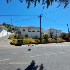 Conjunto de Casas de Renda Económica em Castanheira de Pêra