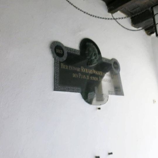Pamětní deska Richarda Wagnera v bráně hradu Střekov