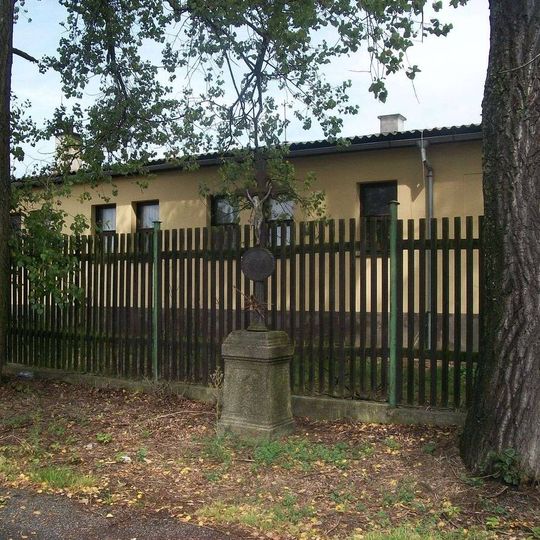 Kříž ve Věšíně u silnice do Rožmitálu