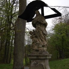 Socha svatého Jana Nepomuckého u sýpky v Klenové