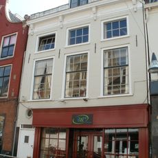 Pand met anderhalve verdieping onder zadeldak