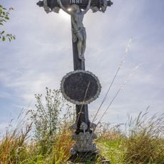 Kříž u Radošovic u silnice