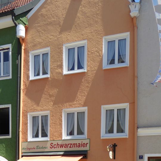 Wohn- und Geschäftshaus