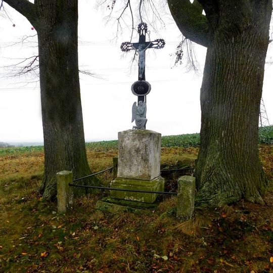Kříž při cestě jihovýchodně od Lokte