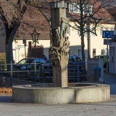 Brunnen am Sparkassenplatz in Feucht