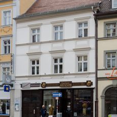 Wohn- und Geschäftshaus