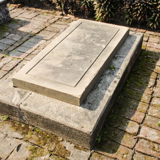 Constance Ross Hillier's grave