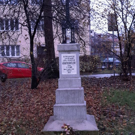 Kříž za kostelem svatého Cyrila a Metoděje