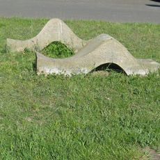 Kamenná plastika Vlny u nemocnice v Roudnici nad Labem