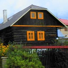 Ľudový dom s hospodár. časťou