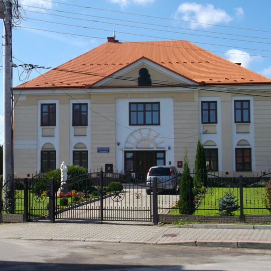 Pałac, ob. dom zakonny ss służebniczek NMP