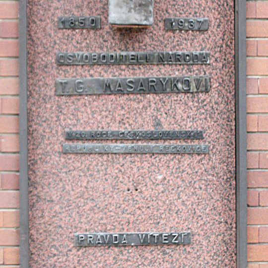 Pamětní deska s bustou T. G. Masaryka v Řečkovicích