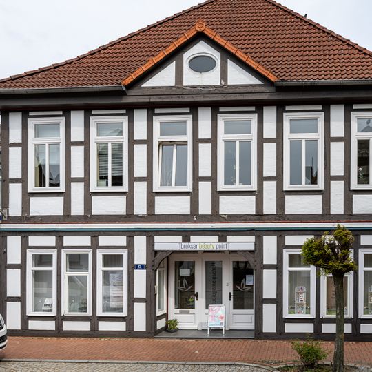 Wohn- und Geschäftshaus Brautstraße 13