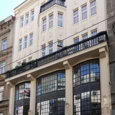 Wohn- und Geschäftshaus Zollergasse 13