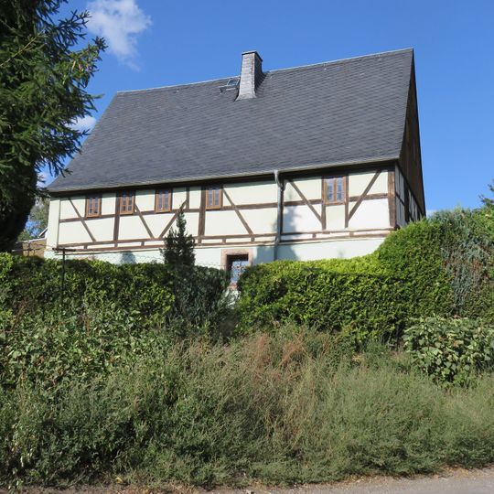 Wohnstallhaus eines ehemaligen Dreiseithofes Obere Hauptstraße 222